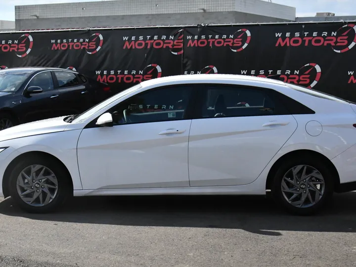 SERENITY WHITE, 2024 HYUNDAI ELANTRA Image 4