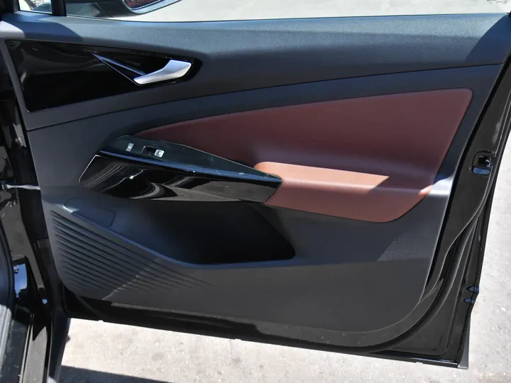 BLACK, 2022 VOLKSWAGEN ID.4 Image 40