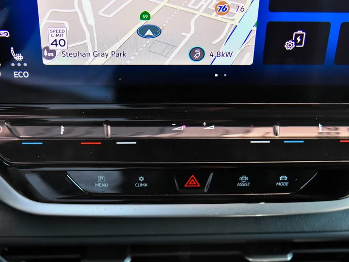BLACK, 2022 VOLKSWAGEN ID.4 Image 19
