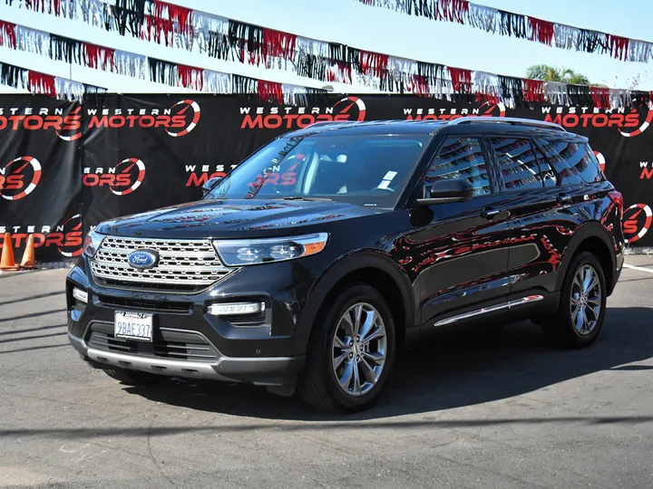 BLACK, 2022 FORD EXPLORER Image 3