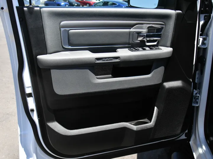 BRIGHT WHITE CLEARCOAT, 2020 RAM 1500 CLASSIC Image 13
