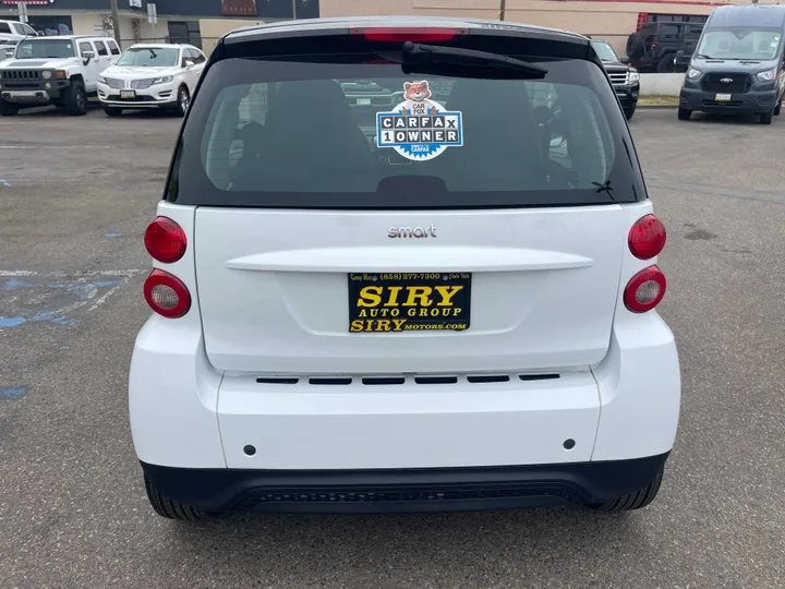 BLACK, 2014 SMART FORTWO Image 4