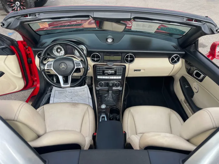 RED, 2012 MERCEDES-BENZ SLK-CLASS Image 21