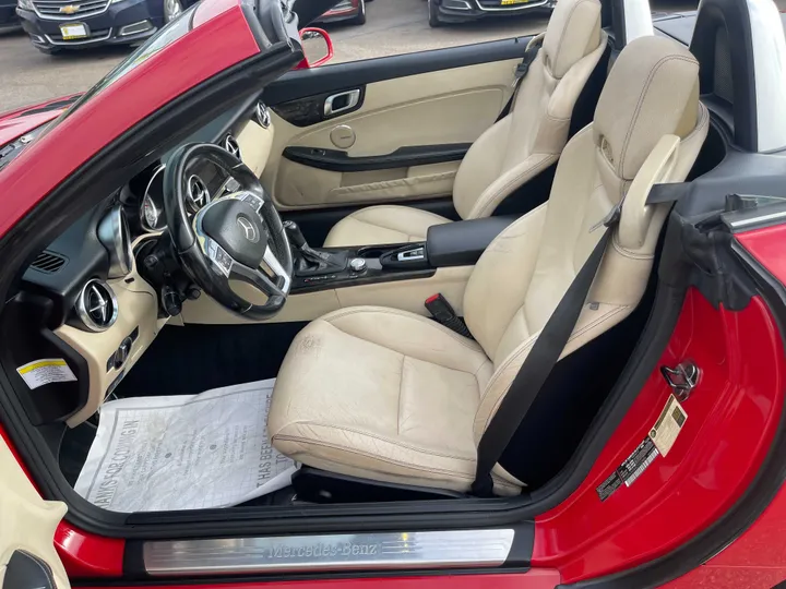 RED, 2012 MERCEDES-BENZ SLK-CLASS Image 23