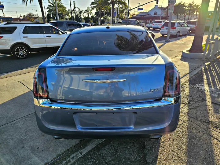 BLUE, 2011 CHRYSLER 300 Image 6