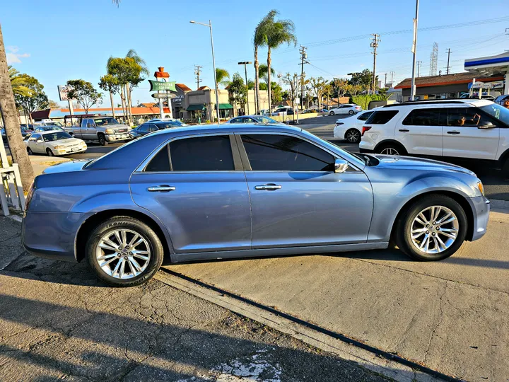 BLUE, 2011 CHRYSLER 300 Image 8