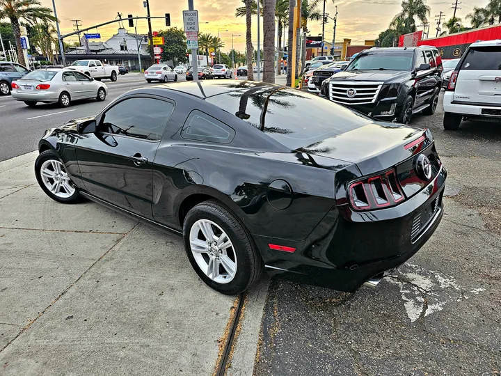 BLACK, 2014 FORD MUSTANG Image 5