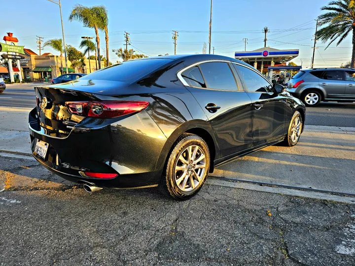 BLACK, 2021 MAZDA MAZDA3 Image 7