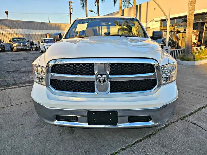 WHITE, 2016 RAM 1500 CREW CAB Image 2