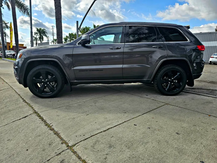 GREY, 2015 JEEP GRAND CHEROKEE Image 4