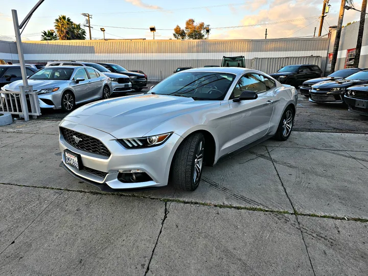 SILVER, 2016 FORD MUSTANG Image 3