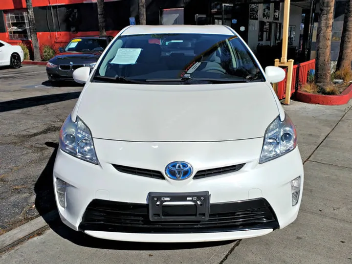 WHITE, 2013 TOYOTA PRIUS Image 4