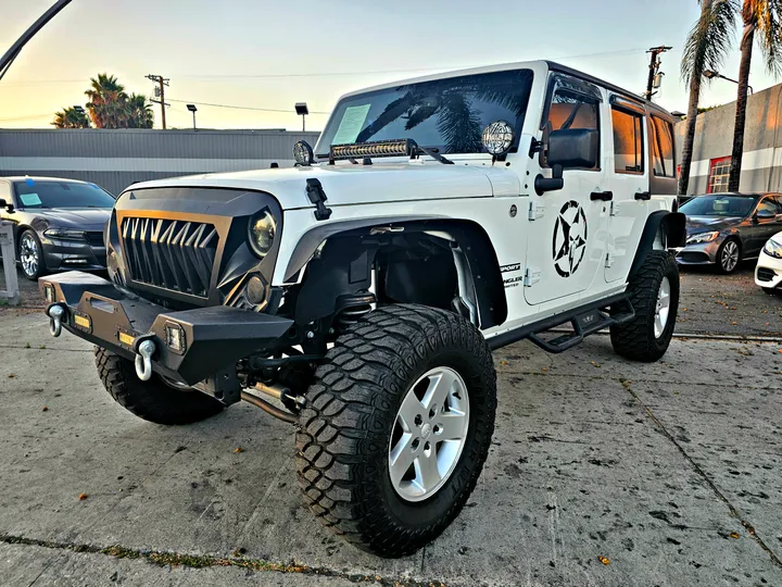 WHITE, 2015 JEEP WRANGLER Image 3