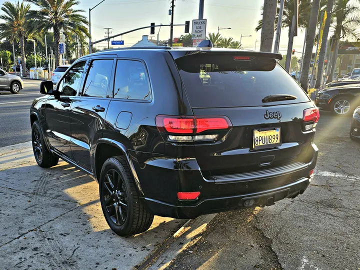 BLACK, 2020 JEEP GRAND CHEROKEE Image 5