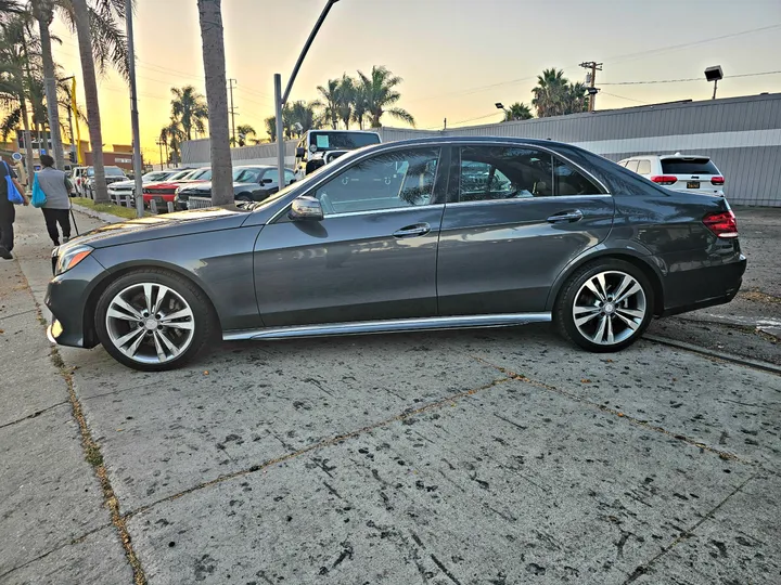 GREY, 2014 MERCEDES-BENZ E-CLASS Image 4