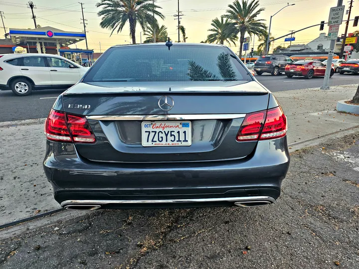 GREY, 2014 MERCEDES-BENZ E-CLASS Image 6