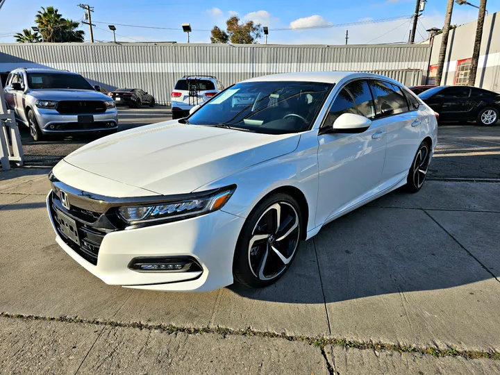 WHITE, 2019 HONDA ACCORD Image 3