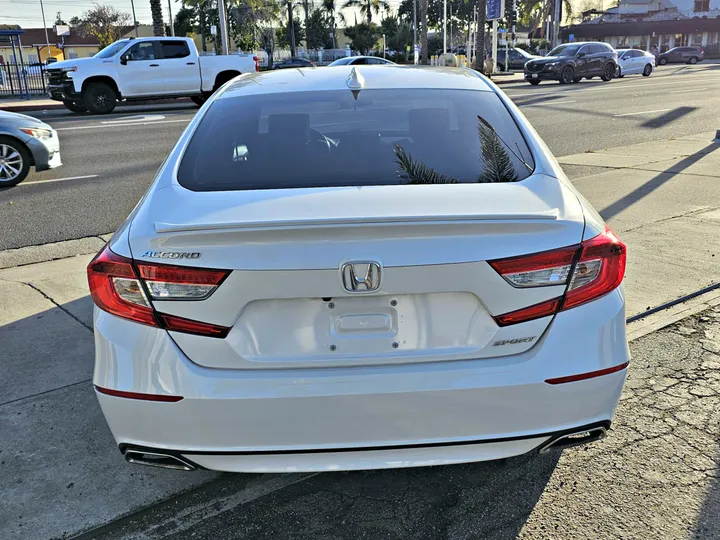 WHITE, 2019 HONDA ACCORD Image 6