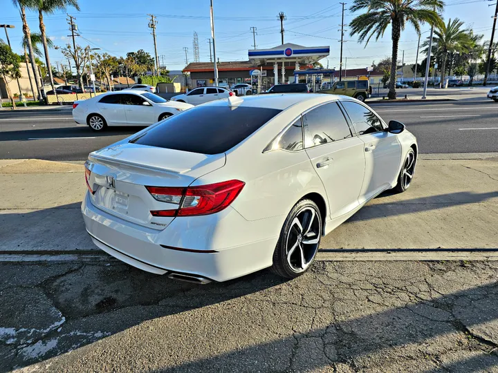 WHITE, 2019 HONDA ACCORD Image 7