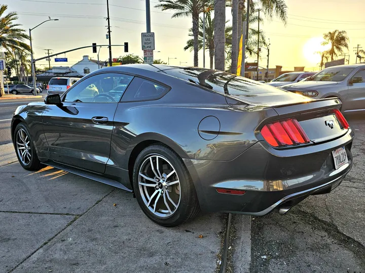 GREY, 2016 FORD MUSTANG Image 5