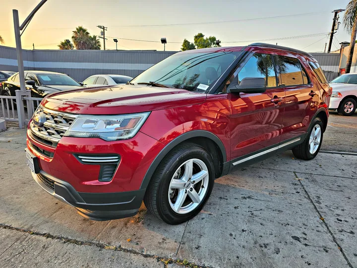 BURGUNDY, 2018 FORD EXPLORER Image 3