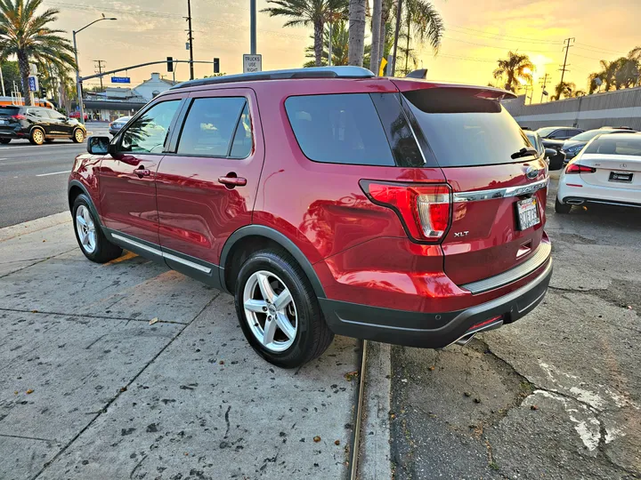 BURGUNDY, 2018 FORD EXPLORER Image 5