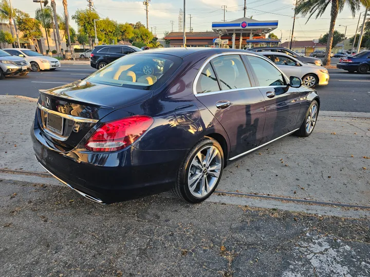 BLUE, 2017 MERCEDES-BENZ C-CLASS Image 6