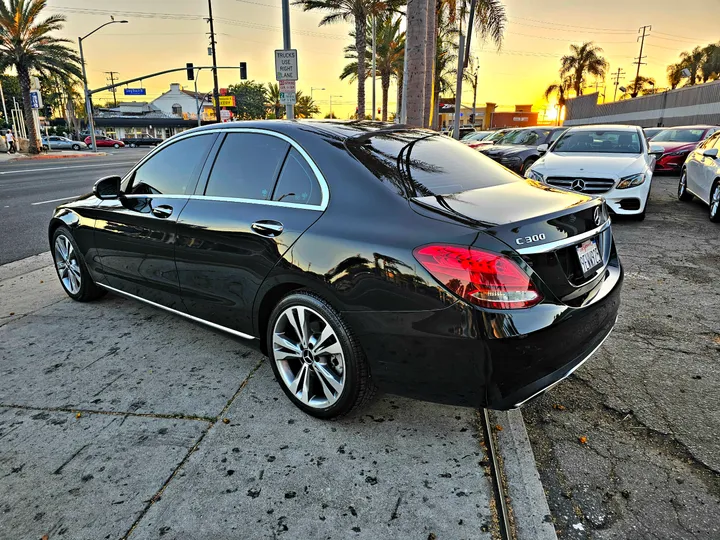 BLACK, 2018 MERCEDES-BENZ C-CLASS Image 4