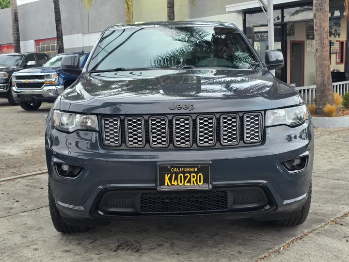 GREY, 2017 JEEP GRAND CHEROKEE Image 3