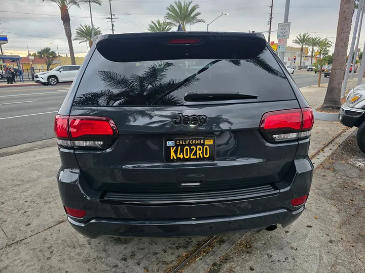 GREY, 2017 JEEP GRAND CHEROKEE Image 10