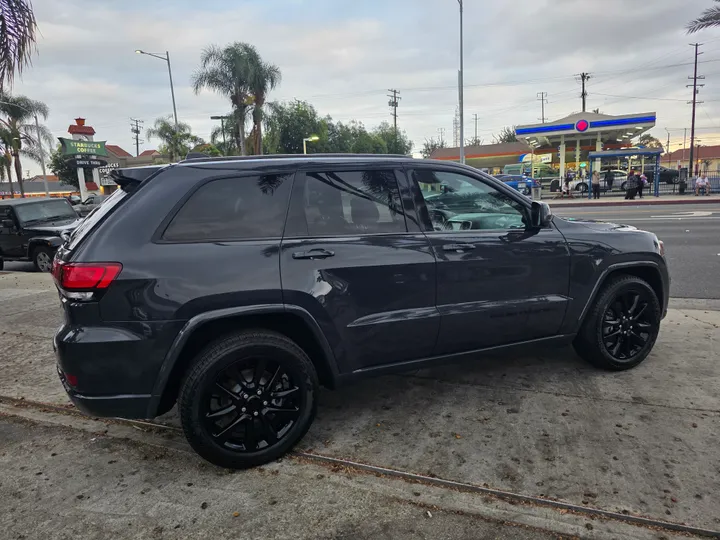GREY, 2017 JEEP GRAND CHEROKEE Image 12