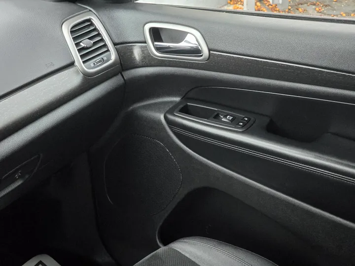 GREY, 2017 JEEP GRAND CHEROKEE Image 22