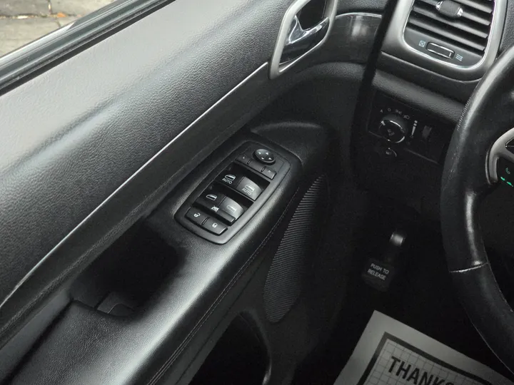 GREY, 2017 JEEP GRAND CHEROKEE Image 23