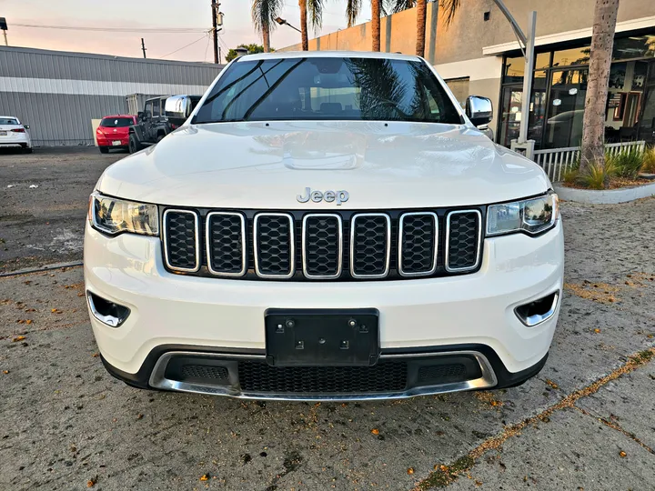 WHITE, 2020 JEEP GRAND CHEROKEE Image 2