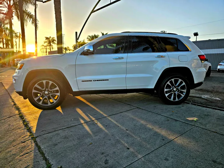 WHITE, 2018 JEEP GRAND CHEROKEE Image 4