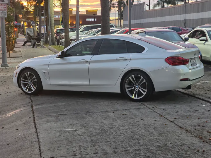WHITE, 2019 BMW 4 SERIES Image 5