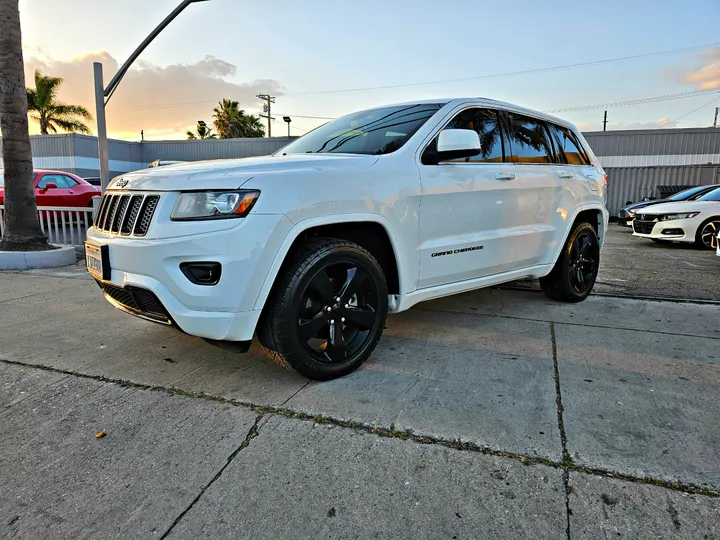 WHITE, 2015 JEEP GRAND CHEROKEE Image 3