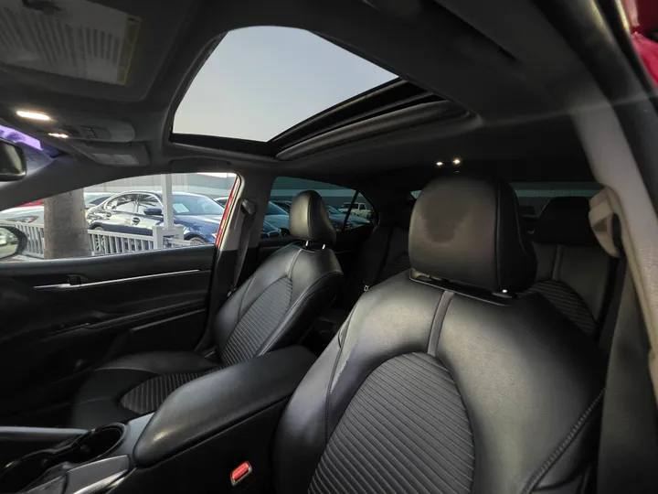 BURGUNDY, 2019 TOYOTA CAMRY Image 11