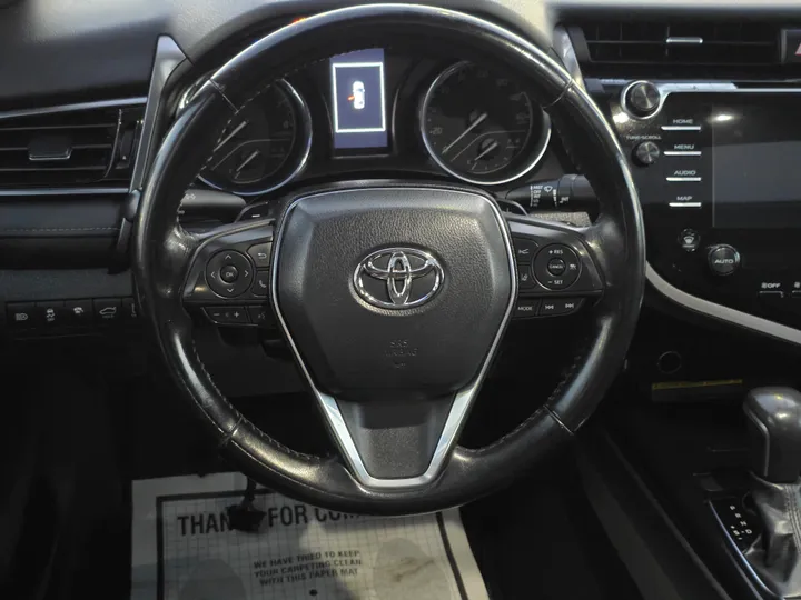 BURGUNDY, 2019 TOYOTA CAMRY Image 17