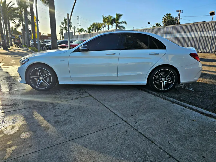 WHITE, 2016 MERCEDES-BENZ C-CLASS Image 4