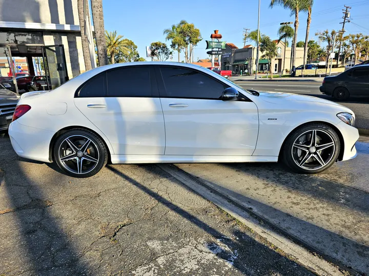 WHITE, 2016 MERCEDES-BENZ C-CLASS Image 8