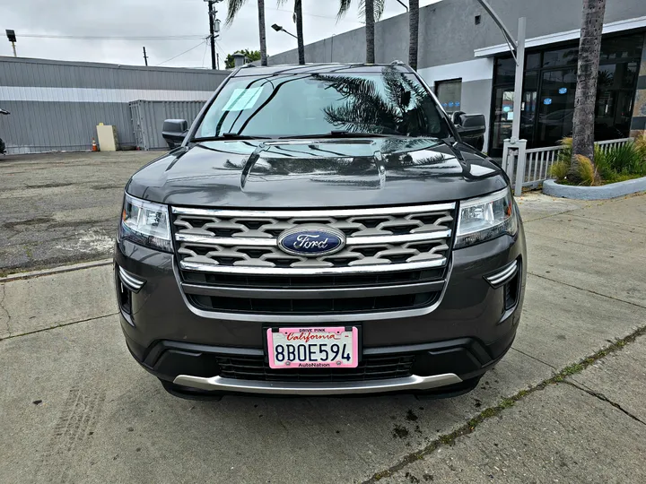 GREY, 2018 FORD EXPLORER Image 2