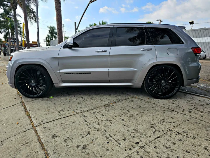 SILVER, 2018 JEEP GRAND CHEROKEE Image 6