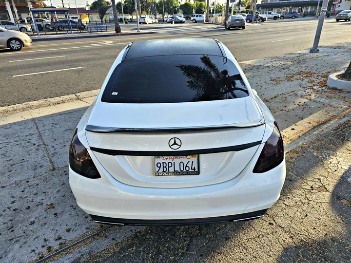 WHITE, 2017 MERCEDES-BENZ C-CLASS Image 6