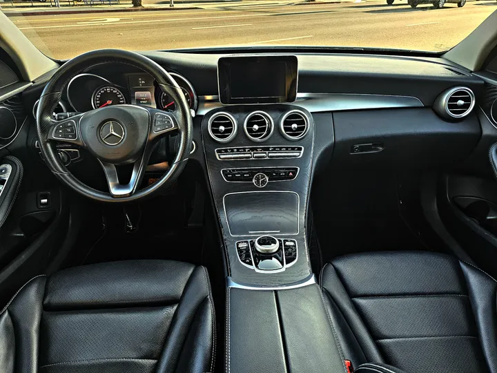 WHITE, 2017 MERCEDES-BENZ C-CLASS Image 11