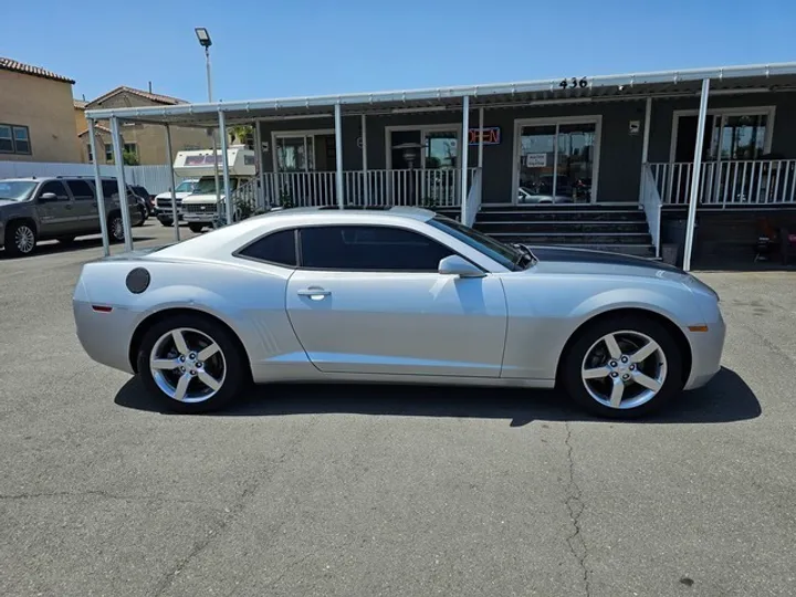 SILVER, 2010 CHEVROLET CAMARO Image 3