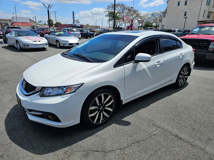 WHITE, 2015 HONDA CIVIC Image 8