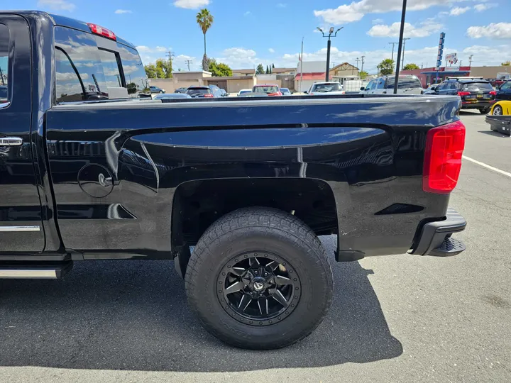 BLACK, 2017 CHEVROLET SILVERADO 1500 CREW CAB Image 8