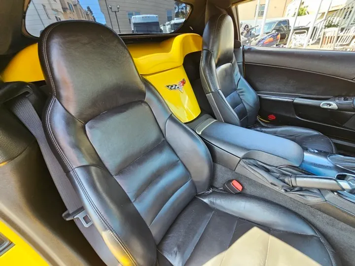 YELLOW, 2009 CHEVROLET CORVETTE Image 23