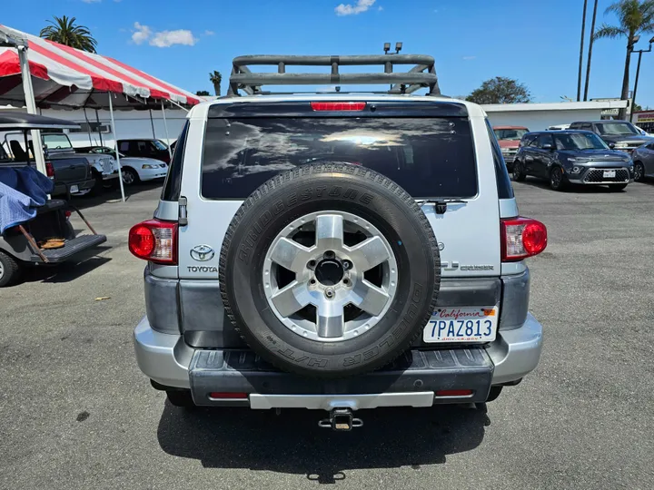 SILVER, 2007 TOYOTA FJ CRUISER Image 5